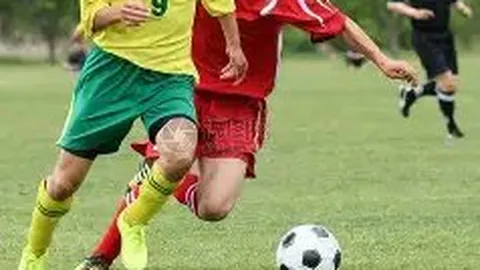 范丞丞正面回应：用餐后不慎塞牙引发热议